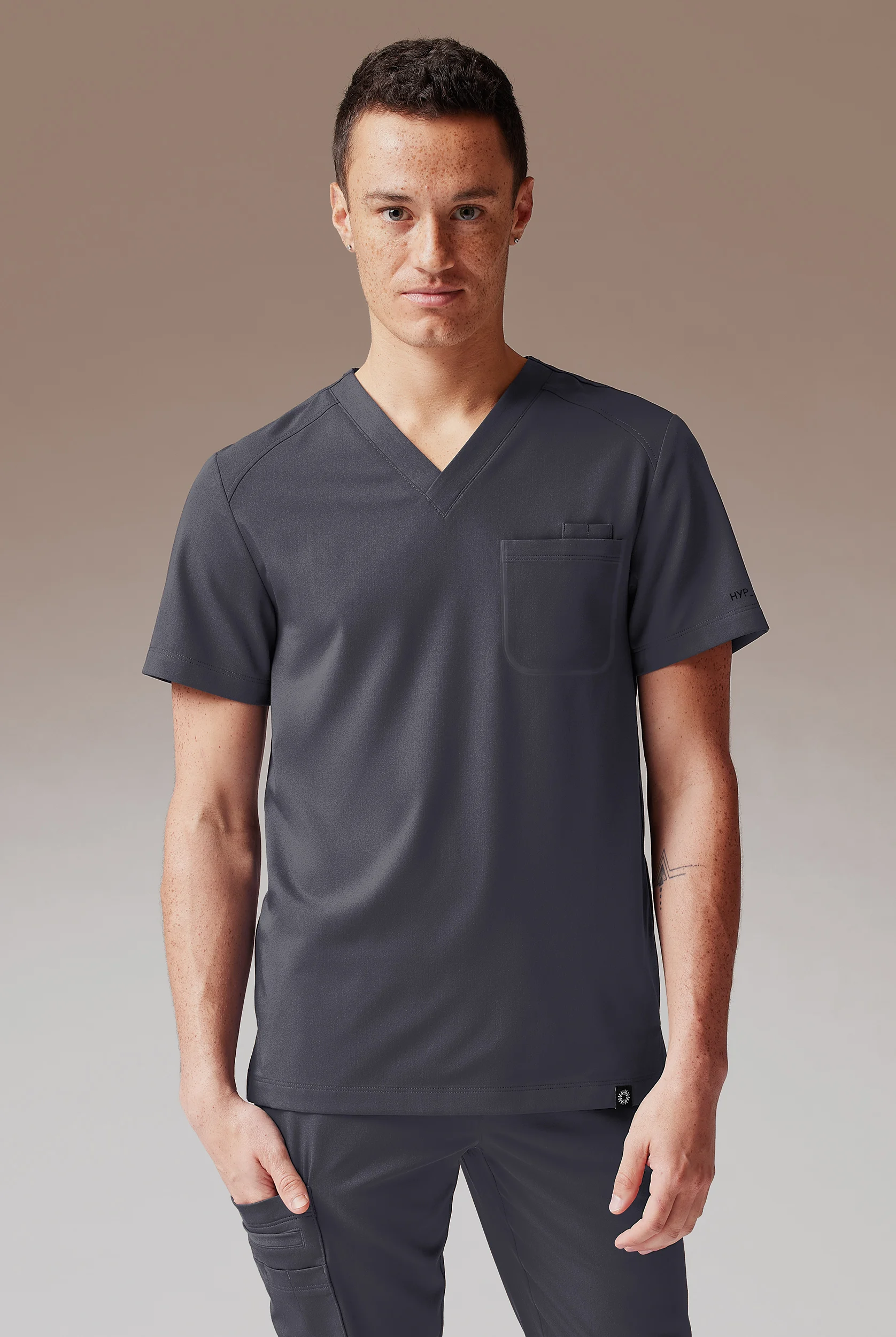 Hypothesis System Men&rsquo;s 3-Pocket V-Neck Tuck In/Wear Out Scrub Top