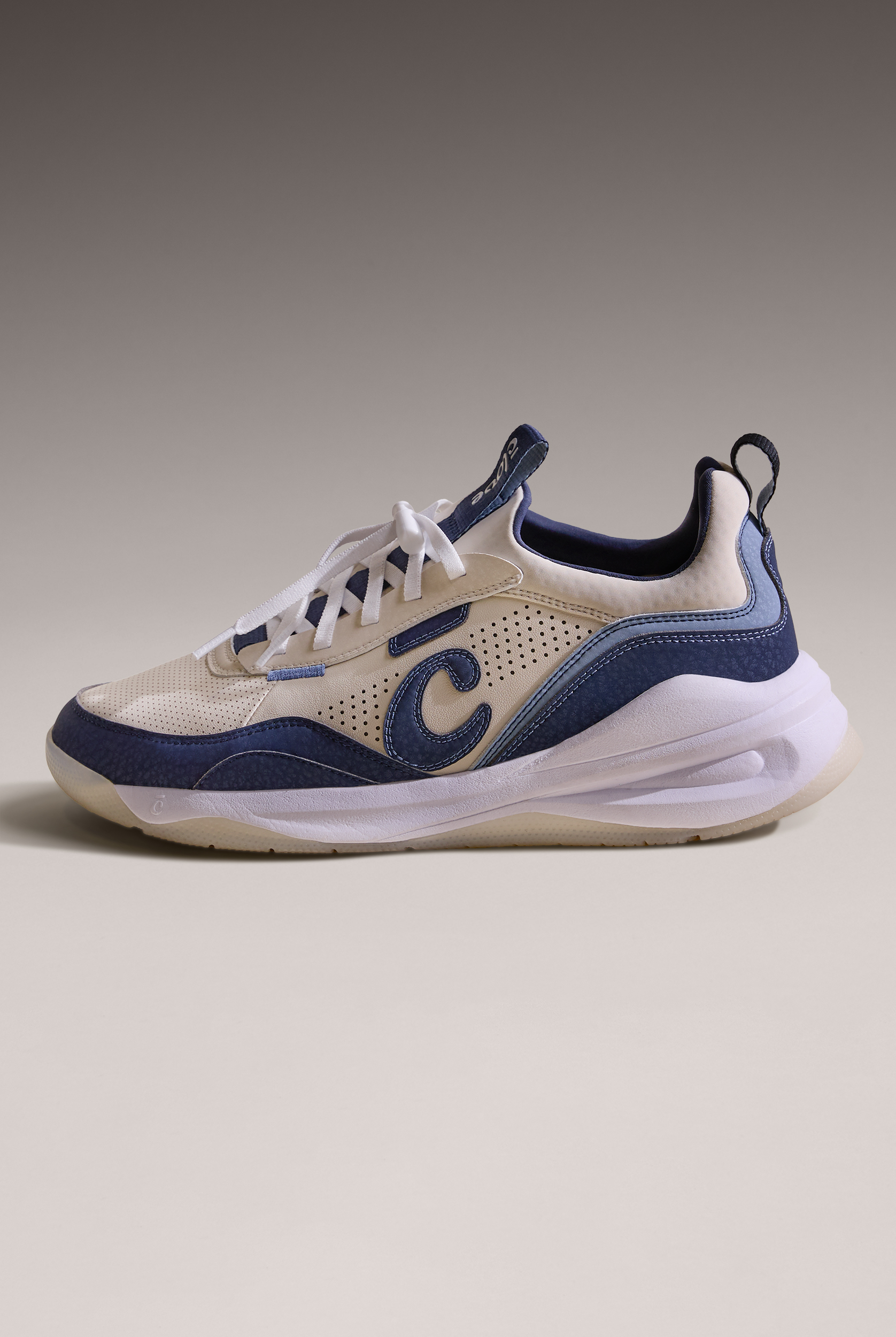 Clove Women's Strada Sand / Navy / White Athletic Lace up Shoe